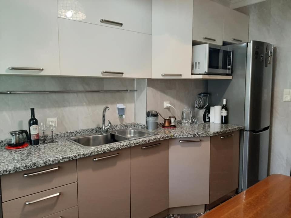 Apartment Жужуна Batumi Luaran gambar