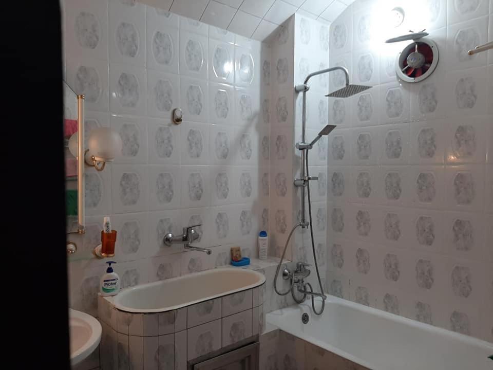 Apartment Жужуна Batumi Luaran gambar