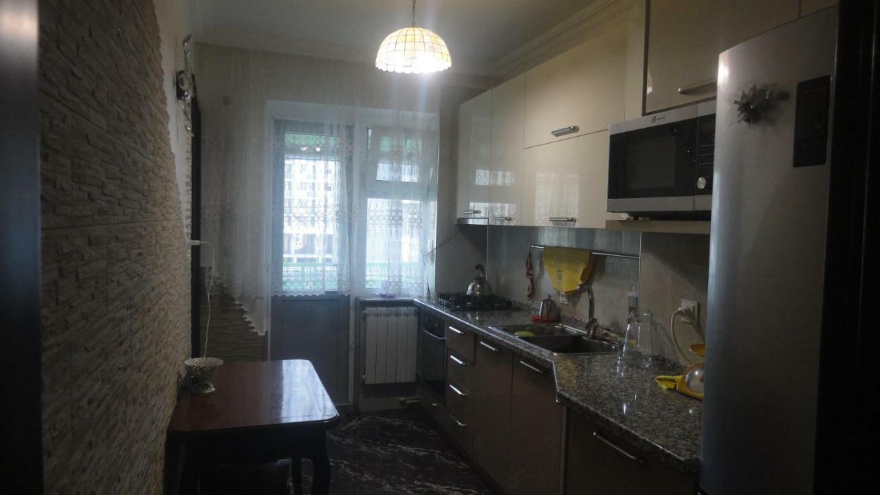 Apartment Жужуна Batumi Luaran gambar